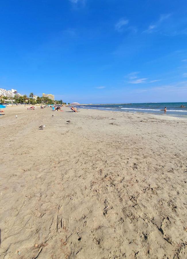 Sunflower Residence First Line By The Sea سانتا بولا المظهر الخارجي الصورة