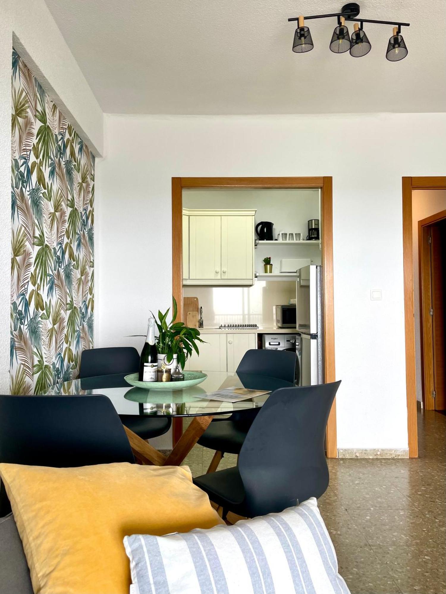 Sunflower Residence First Line By The Sea سانتا بولا المظهر الخارجي الصورة